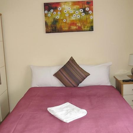 Montrose Guest House 롬포드 외부 사진