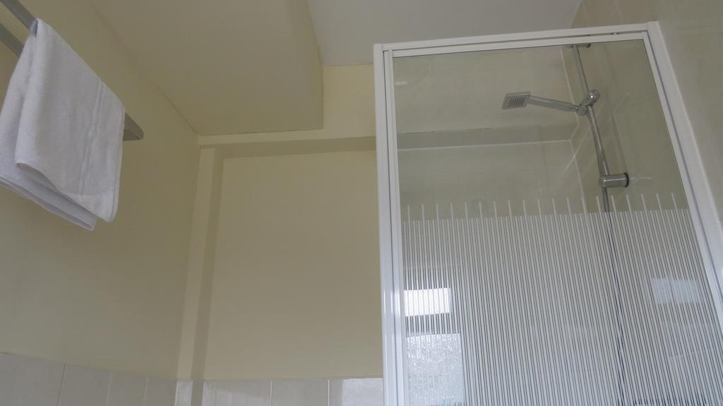 Montrose Guest House 롬포드 외부 사진