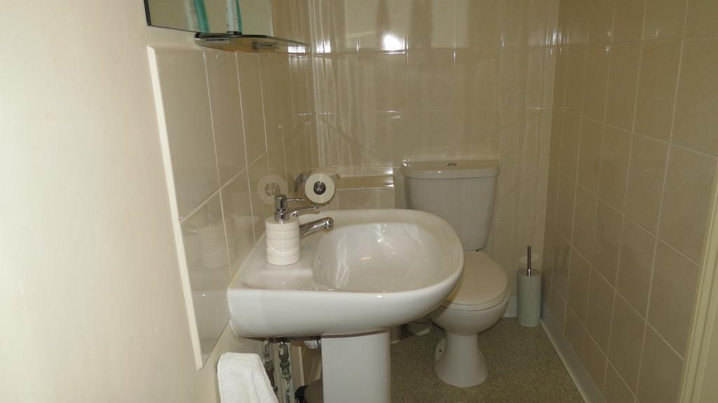 Montrose Guest House 롬포드 외부 사진