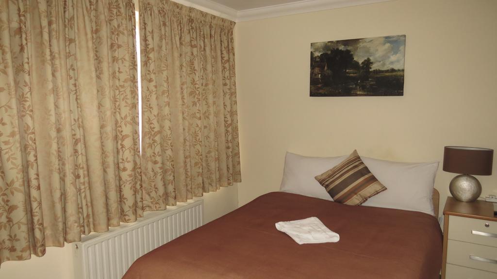 Montrose Guest House 롬포드 외부 사진
