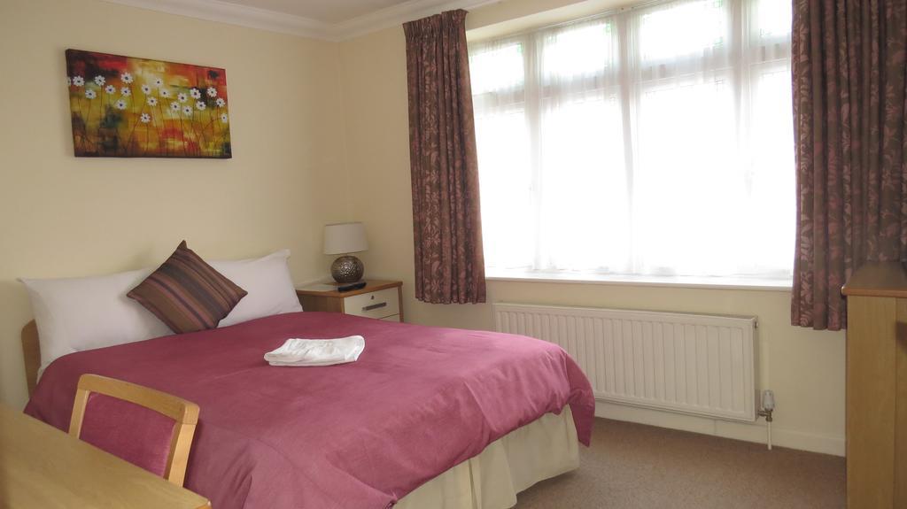 Montrose Guest House 롬포드 외부 사진