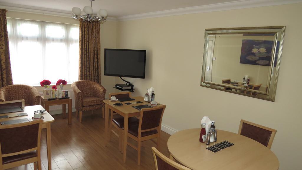 Montrose Guest House 롬포드 외부 사진