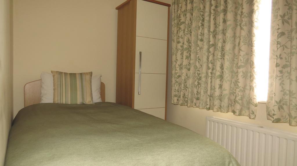 Montrose Guest House 롬포드 외부 사진
