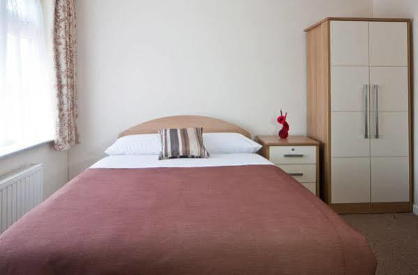 Montrose Guest House 롬포드 외부 사진